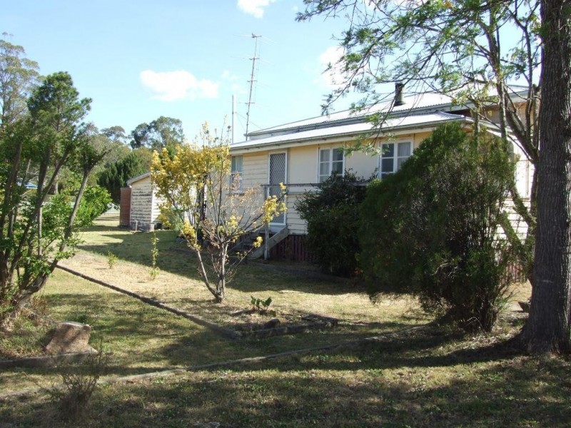 27 Nolan Street, Crows Nest QLD 4355