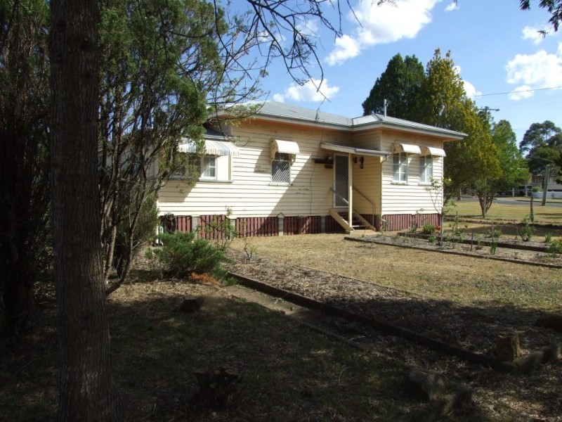 27 Nolan Street, Crows Nest QLD 4355