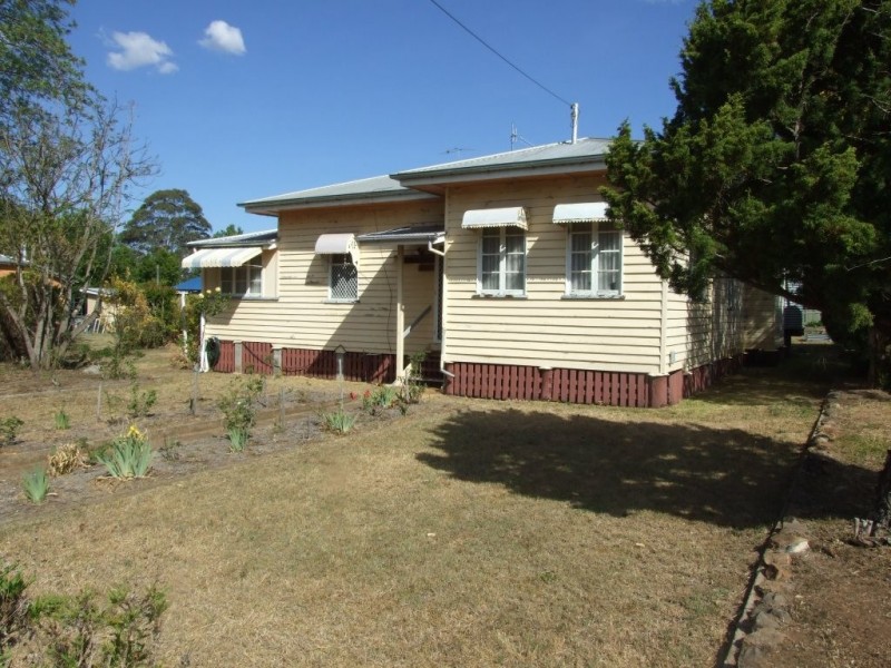 27 Nolan Street, Crows Nest QLD 4355