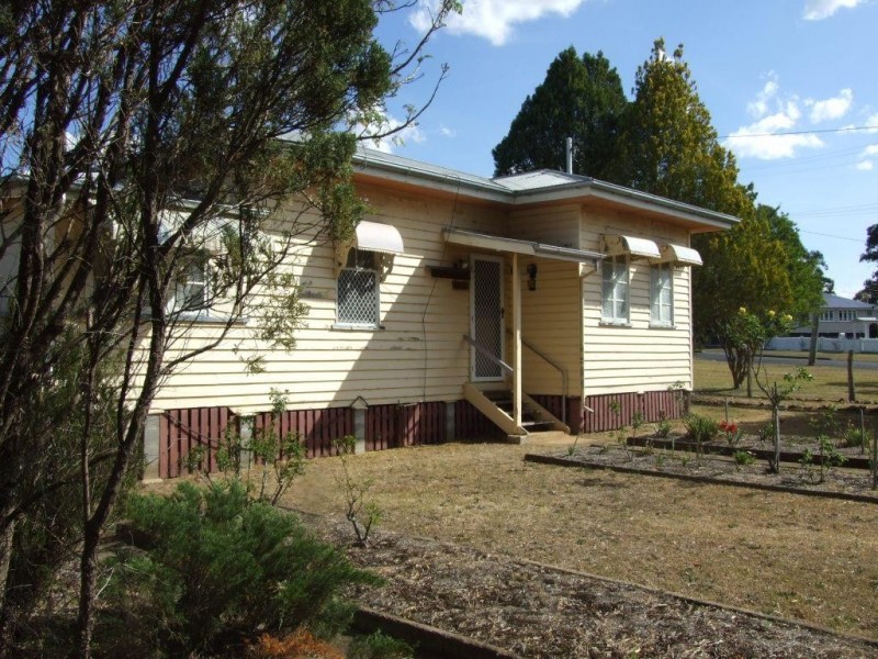 27 Nolan Street, Crows Nest QLD 4355