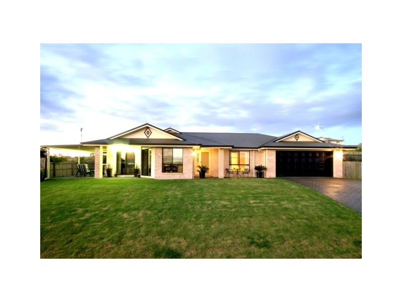 23 McShane Drive, Mount Kynoch QLD 4350