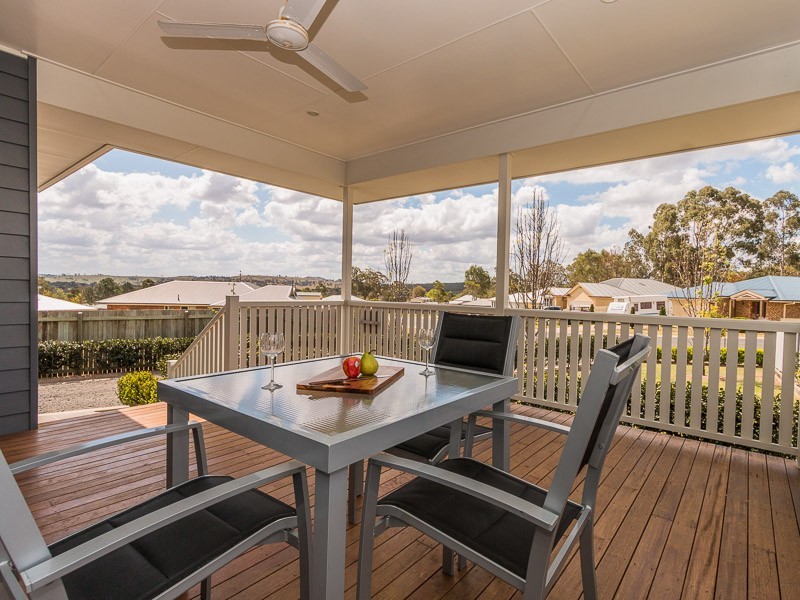 17 Samuel Avenue, Crows Nest QLD 4355