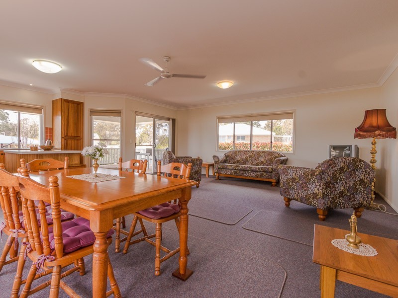 17 Samuel Avenue, Crows Nest QLD 4355