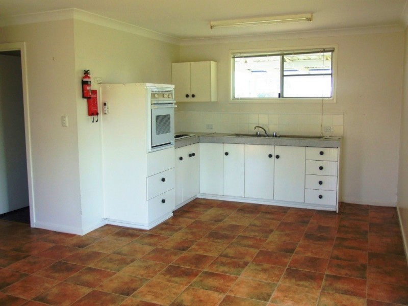 25 Mocatta Street, Goombungee QLD 4354