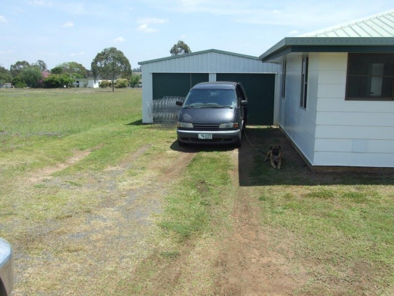 25 Mocatta Street, Goombungee QLD 4354