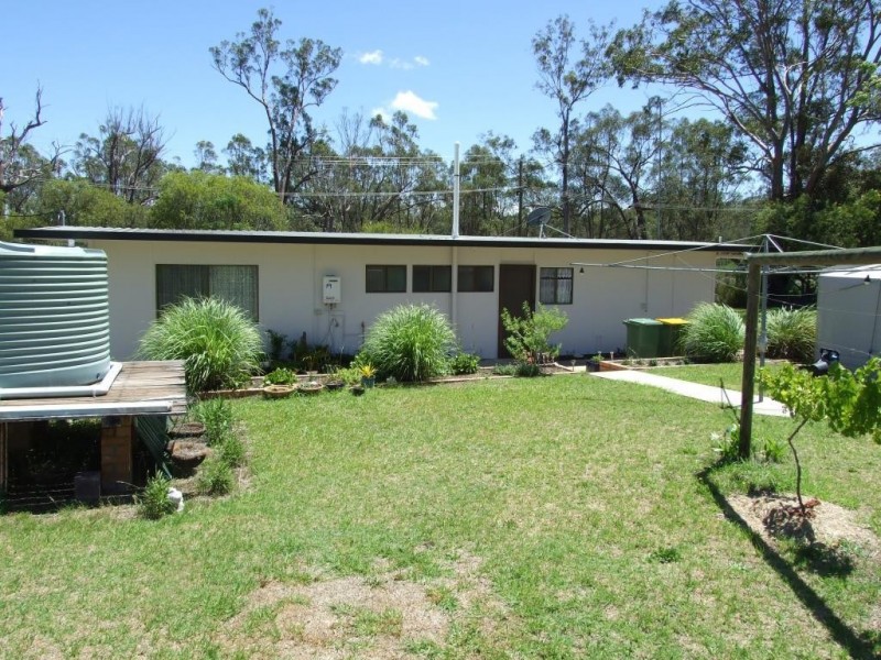 11 South Street, Crows Nest QLD 4355
