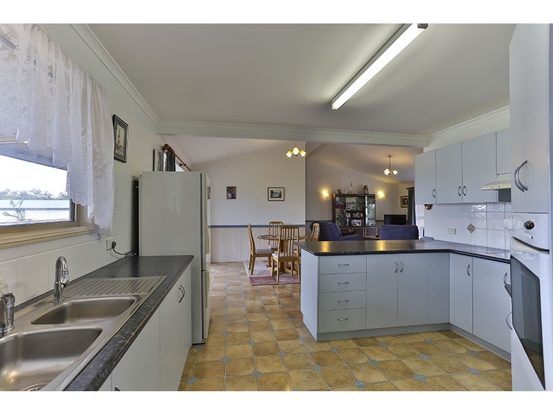 9 Lee Court, Crows Nest QLD 4355