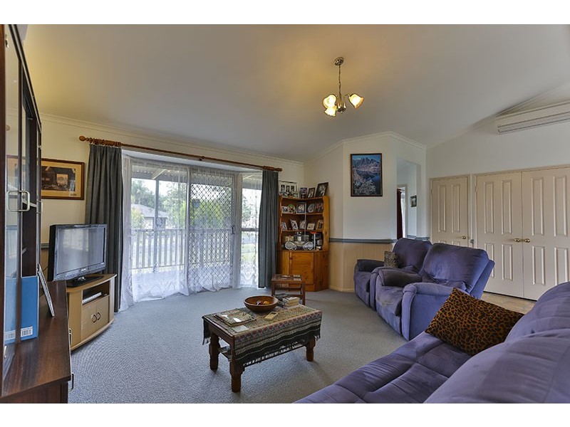 9 Lee Court, Crows Nest QLD 4355