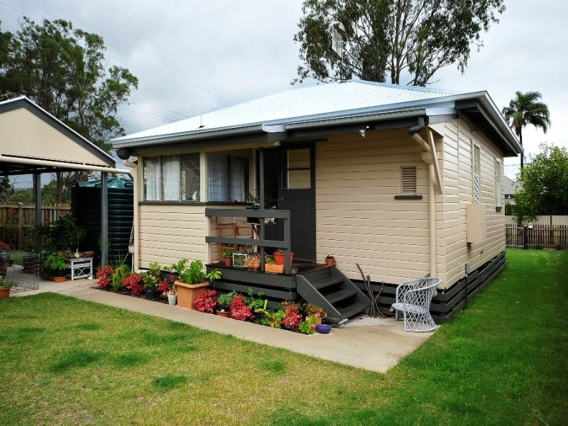 2/12a Creek Street, Crows Nest QLD 4355