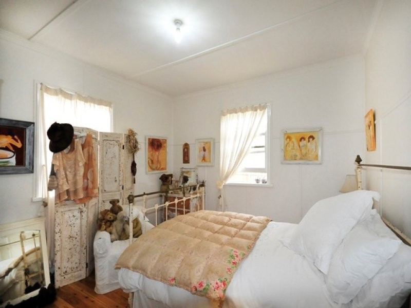 2/12a Creek Street, Crows Nest QLD 4355