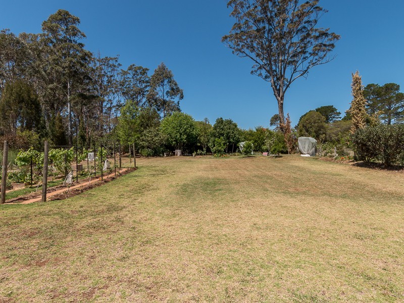 Lot 8 Davidson Lane, Hampton QLD 4352