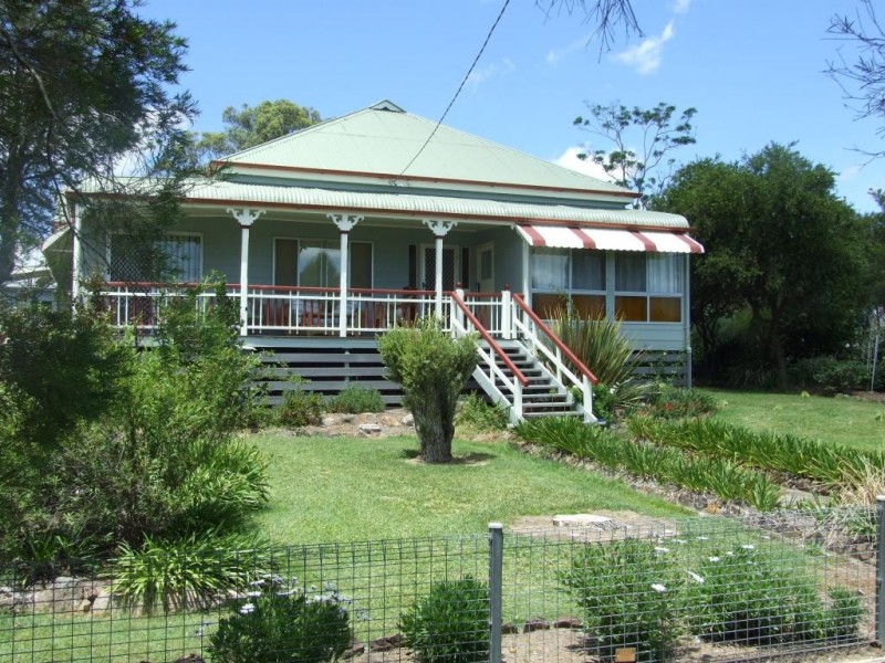 3 Albert Street, Crows Nest QLD 4355