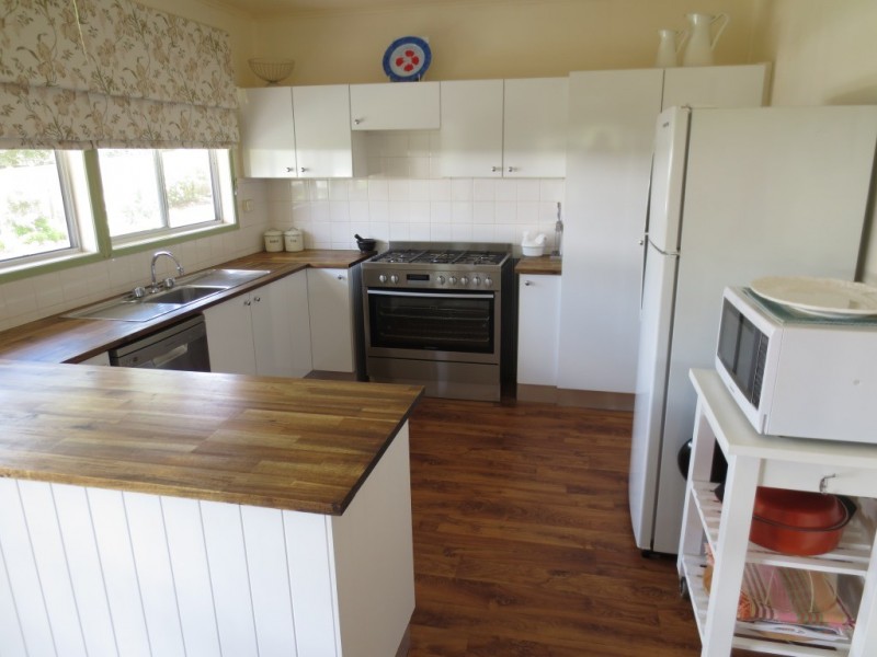 3 Albert Street, Crows Nest QLD 4355