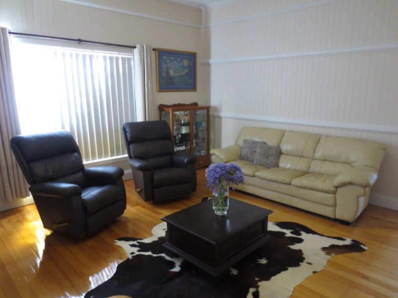 3 Albert Street, Crows Nest QLD 4355