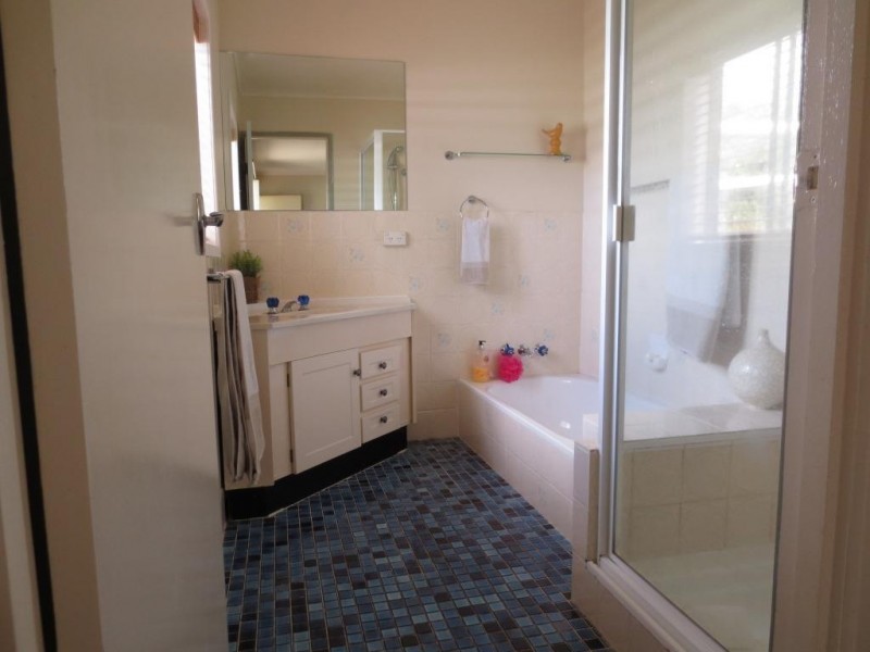 3 Albert Street, Crows Nest QLD 4355