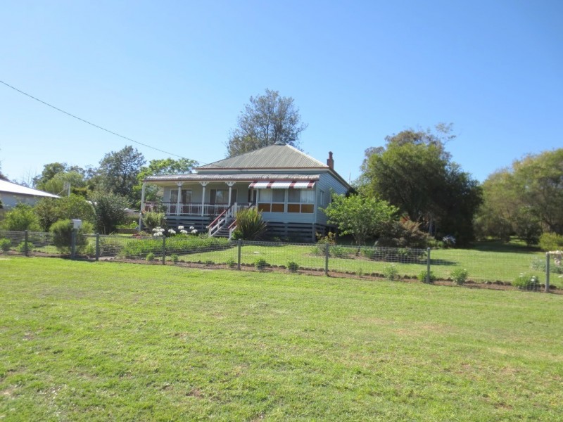 3 Albert Street, Crows Nest QLD 4355