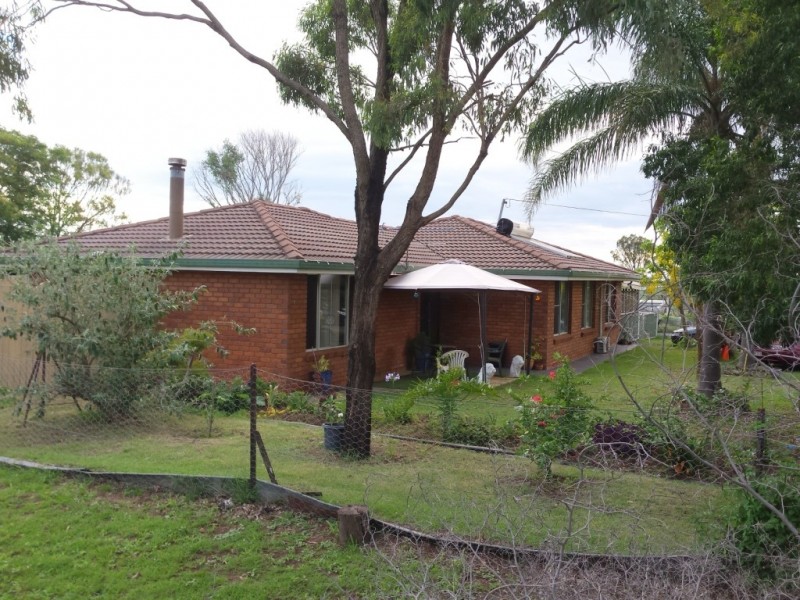 26 Cooke Street, Goombungee QLD 4354