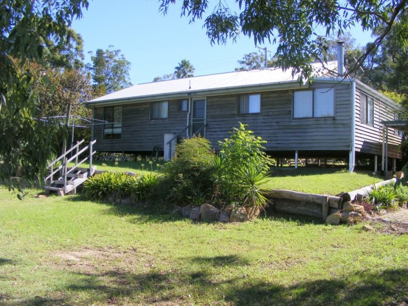 7 Railway Terrace, Crows Nest QLD 4355