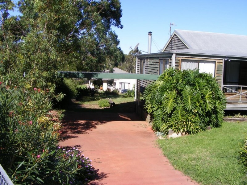 7 Railway Terrace, Crows Nest QLD 4355