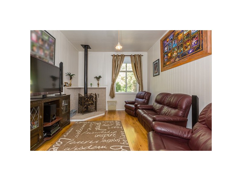 2 Toowoomba Road, Crows Nest QLD 4355