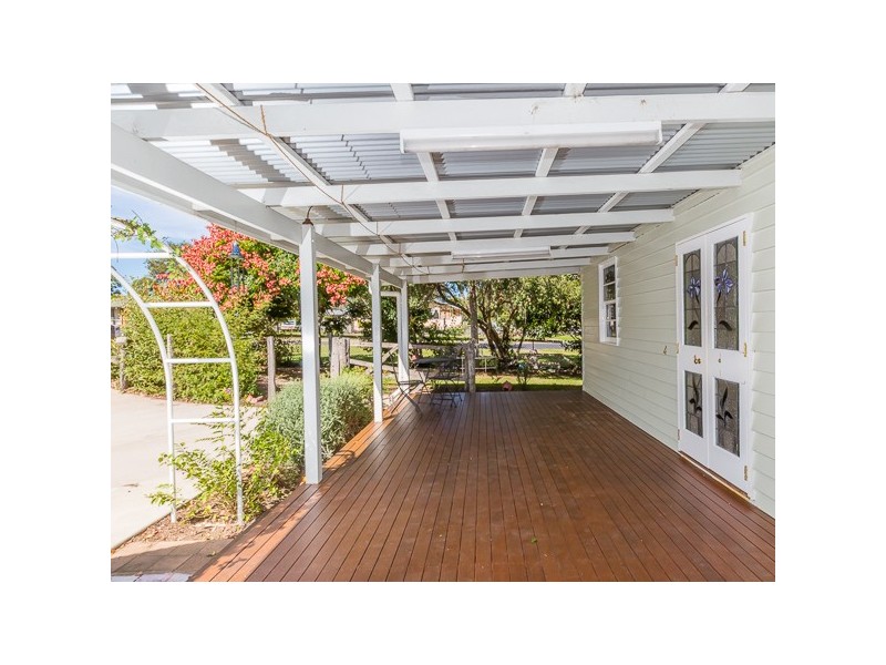 2 Toowoomba Road, Crows Nest QLD 4355