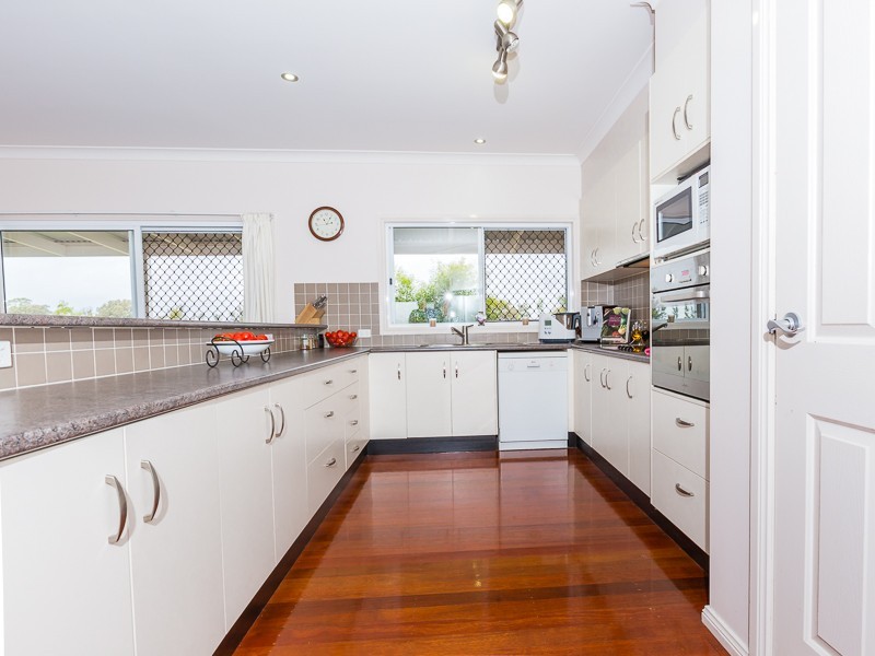 2 McKenzies Road, Oakey QLD 4401