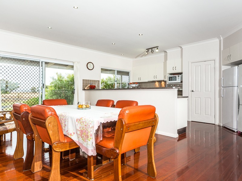 2 McKenzies Road, Oakey QLD 4401