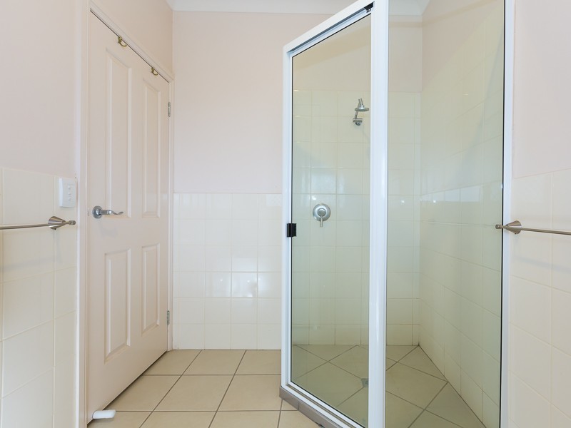 2 McKenzies Road, Oakey QLD 4401