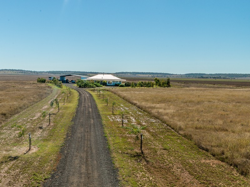 2 McKenzies Road, Oakey QLD 4401