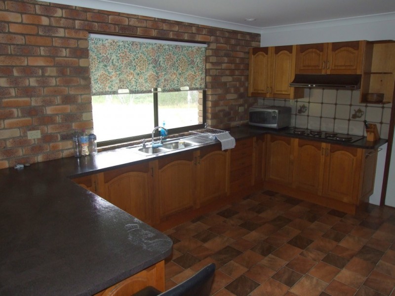 4386 New England Highway, Crows Nest QLD 4355