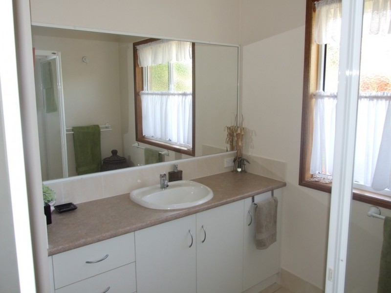 3 Olsen Drive, Crows Nest QLD 4355