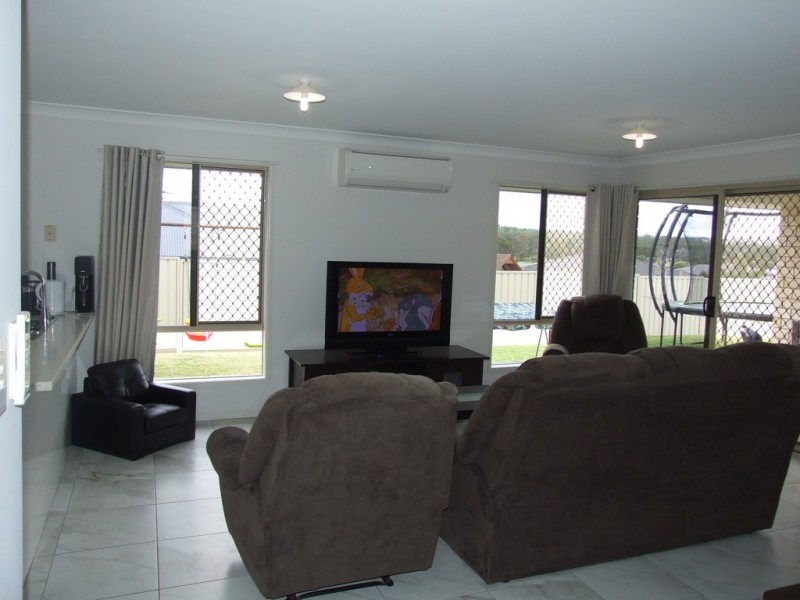 16 Naomi Drive, Crows Nest QLD 4355