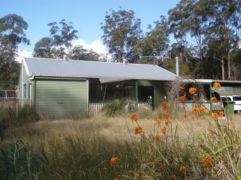 16 Pinnell Road, Crows Nest QLD 4355