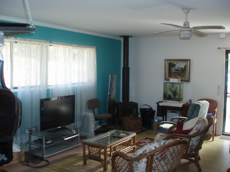 16 Pinnell Road, Crows Nest QLD 4355