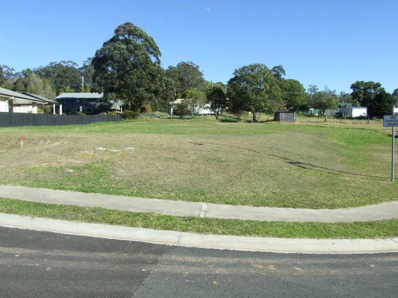 10 Lewis Street, Crows Nest QLD 4355