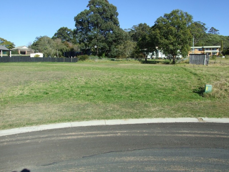 10 Lewis Street, Crows Nest QLD 4355