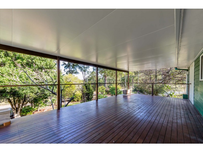 8 Pinnell Road, Crows Nest QLD 4355