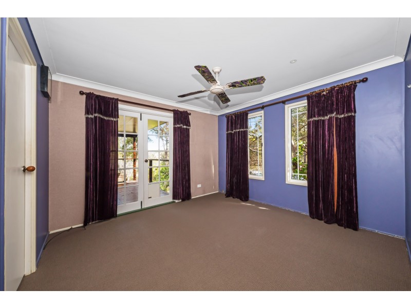 8 Pinnell Road, Crows Nest QLD 4355