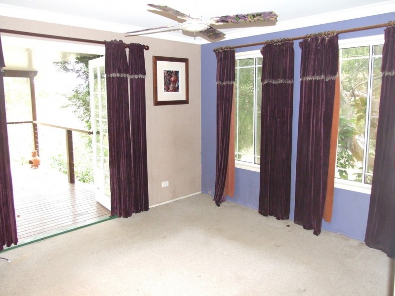 8 Pinnell Road, Crows Nest QLD 4355