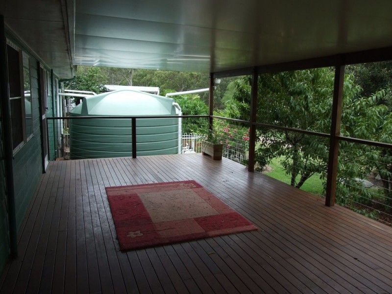 8 Pinnell Road, Crows Nest QLD 4355