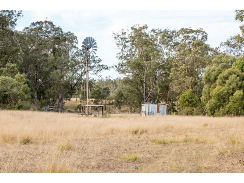 000 Three Mile Road, Crows Nest QLD 4355
