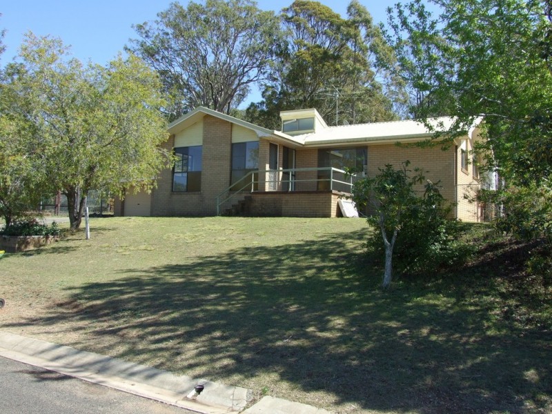 44 Railway Terrace, Crows Nest QLD 4355