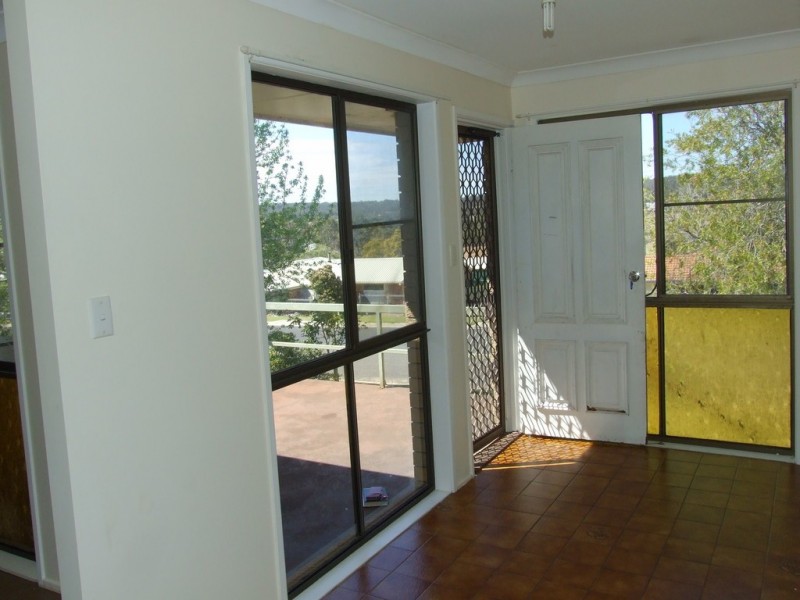 44 Railway Terrace, Crows Nest QLD 4355