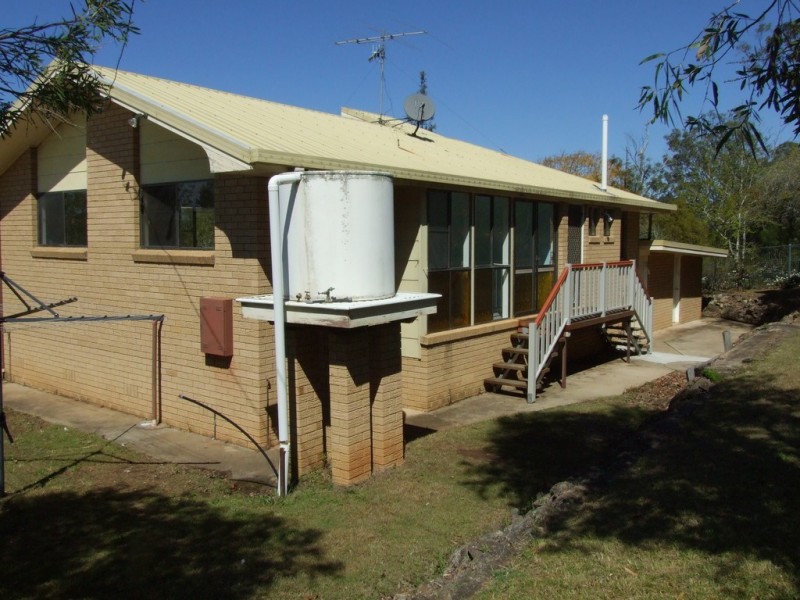 44 Railway Terrace, Crows Nest QLD 4355