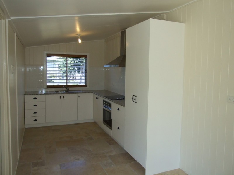 12 Dale Street, Crows Nest QLD 4355