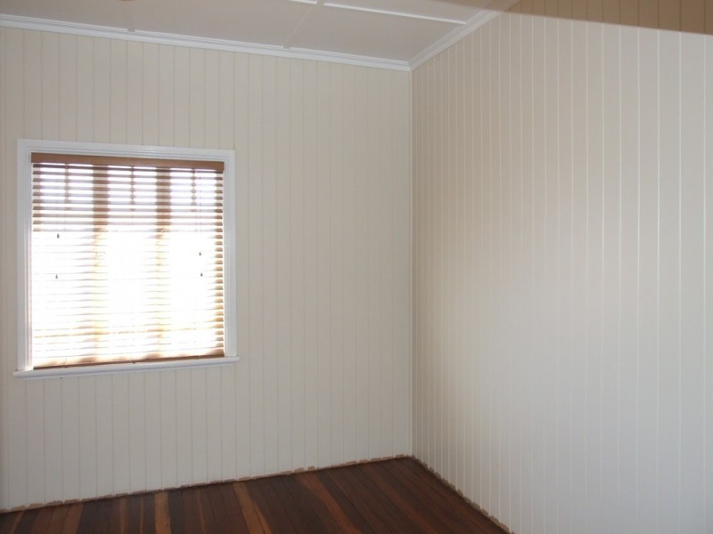 12 Dale Street, Crows Nest QLD 4355