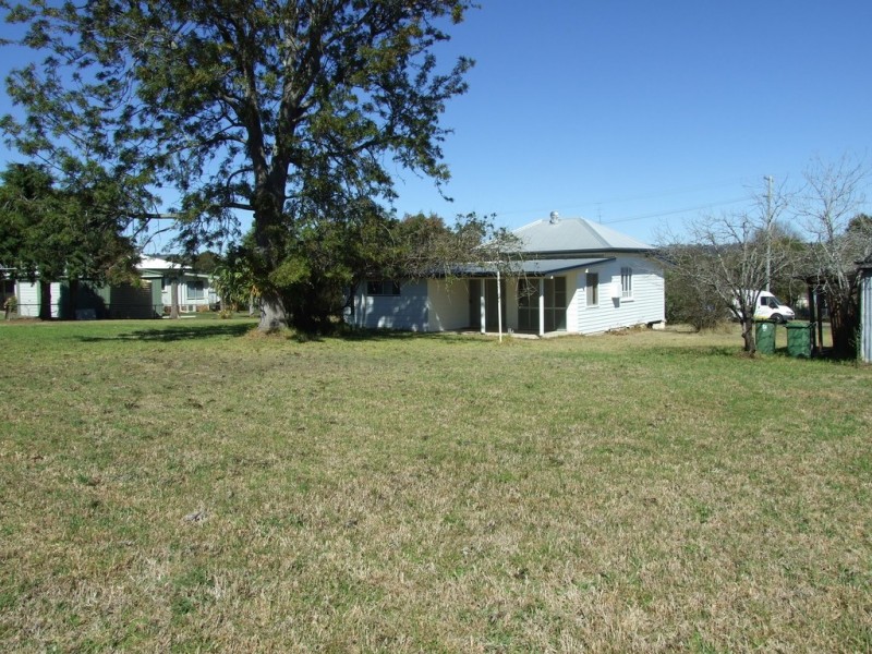 12 Dale Street, Crows Nest QLD 4355