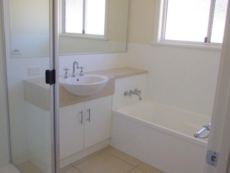 26 Samuel Avenue, Crows Nest QLD 4355