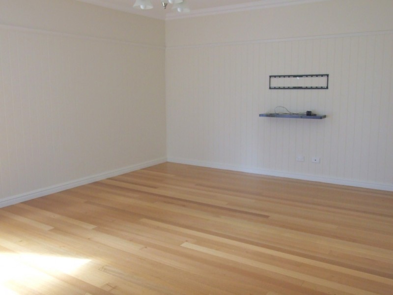 26 Samuel Avenue, Crows Nest QLD 4355