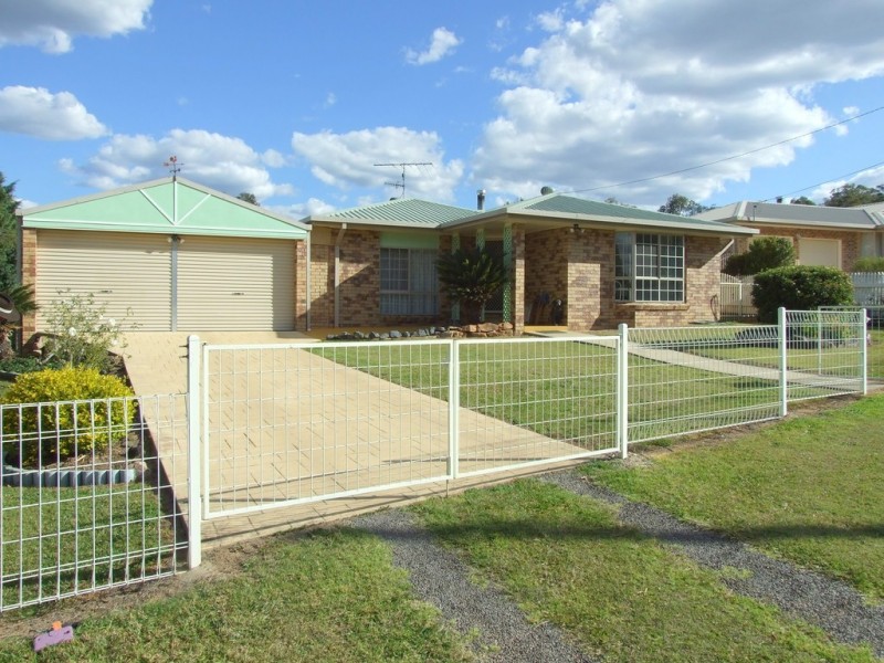 63 Albert Street West, Crows Nest QLD 4355